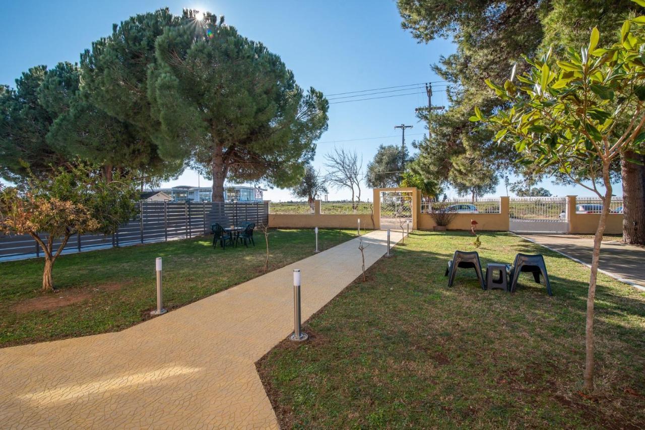Pine Trees Apartment Preveza Esterno foto