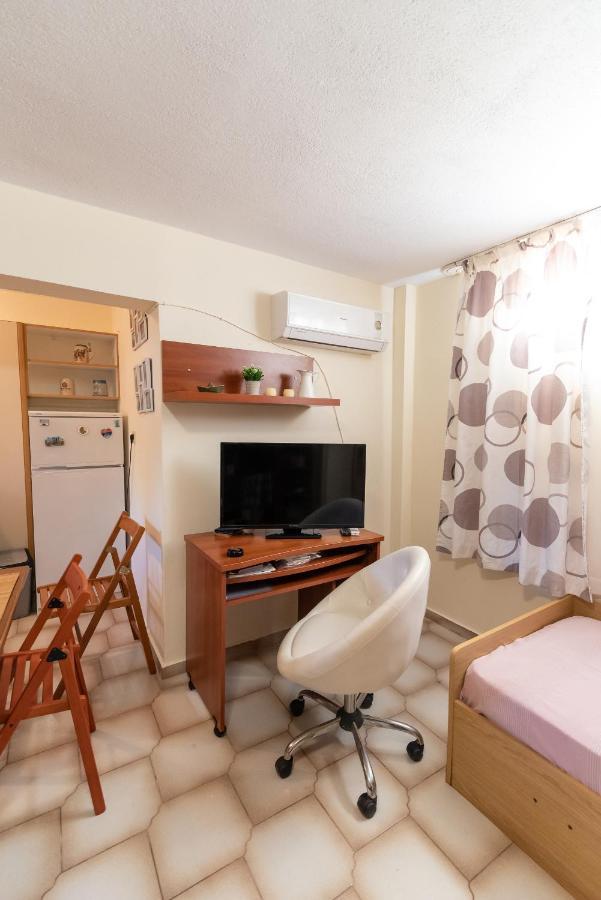 Pine Trees Apartment Preveza Esterno foto